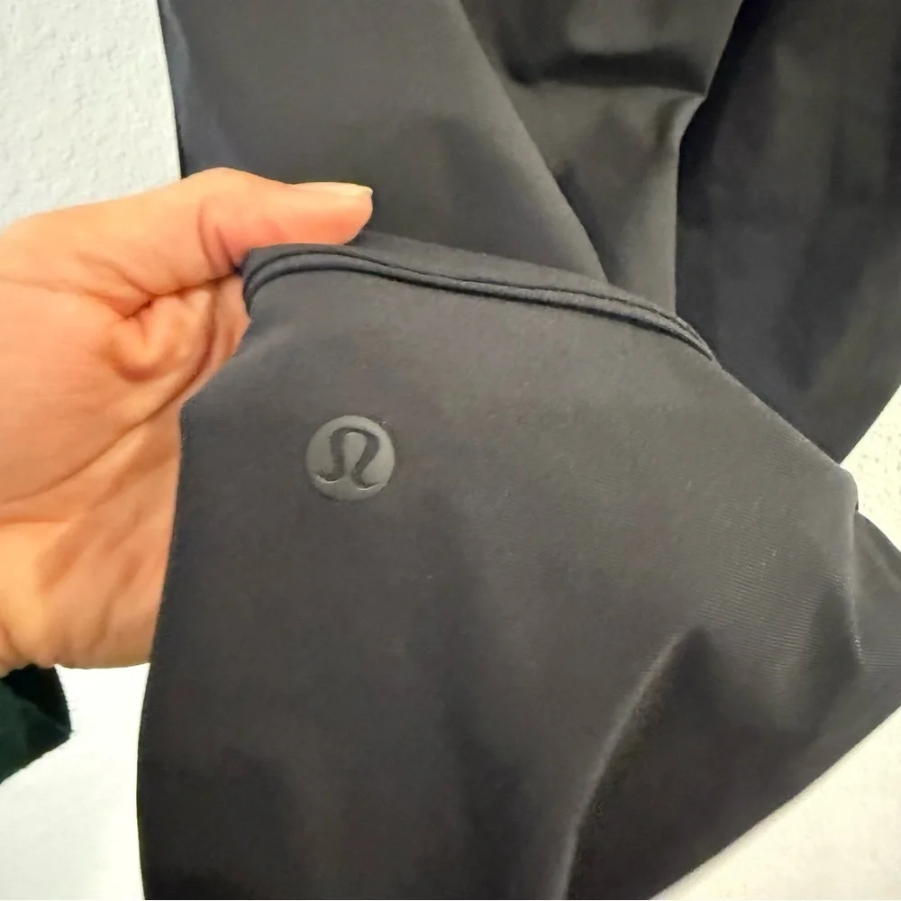 Lululemon- Black Essential High/Rise Trouser - Size 6